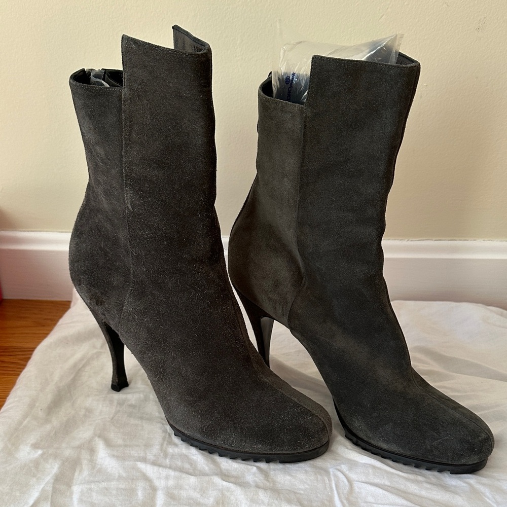 Authentic Balenciaga Suede Gray Elegant Women's Boots